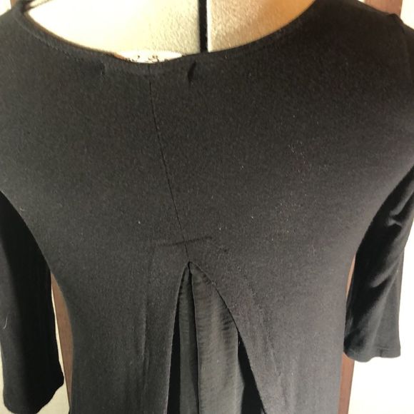Kim & Cami black tee T-shirt sheer insert in back sz Sm/ high- low style NWOT - Picture 4 of 7